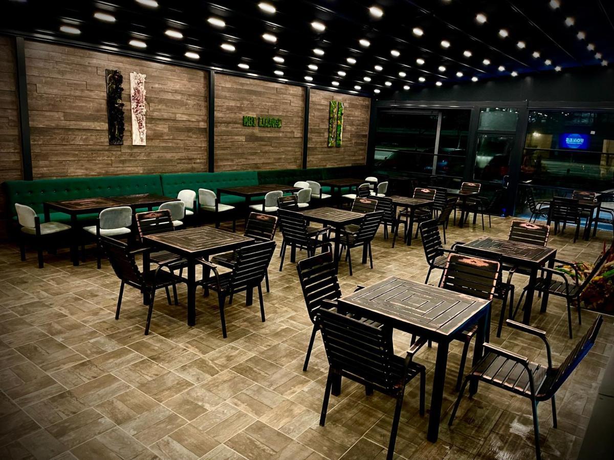 MBI Travel Inn Craiova Esterno foto