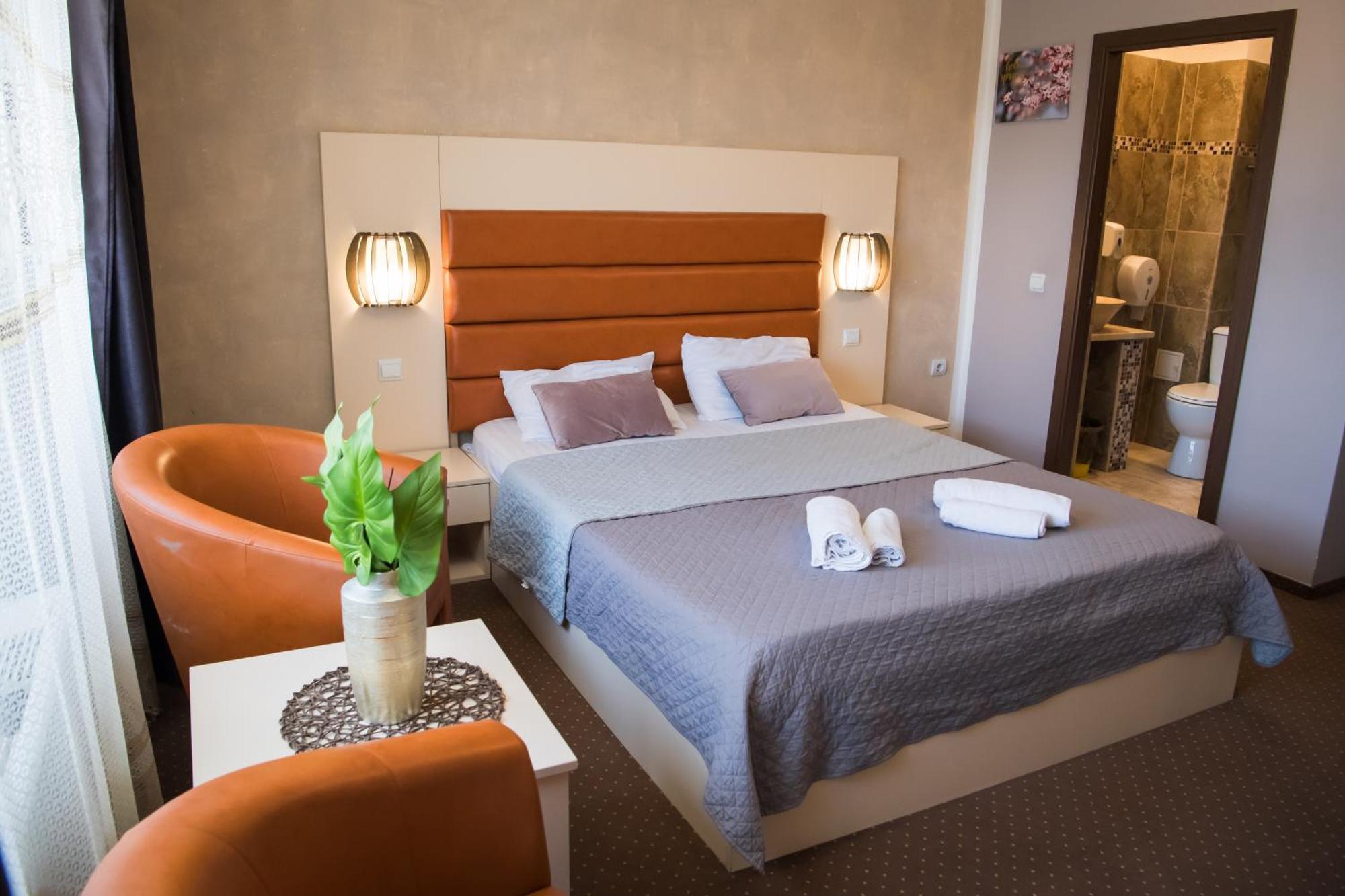 MBI Travel Inn Craiova Esterno foto
