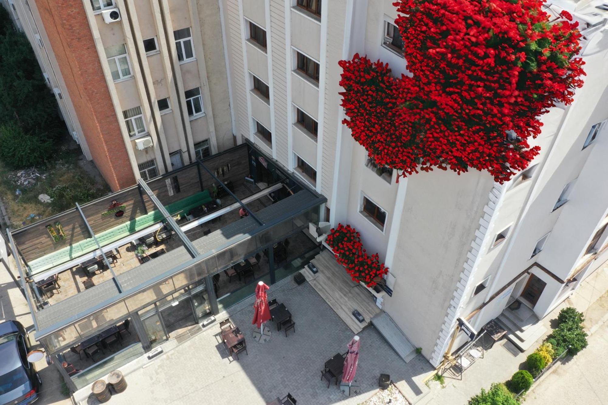 MBI Travel Inn Craiova Esterno foto